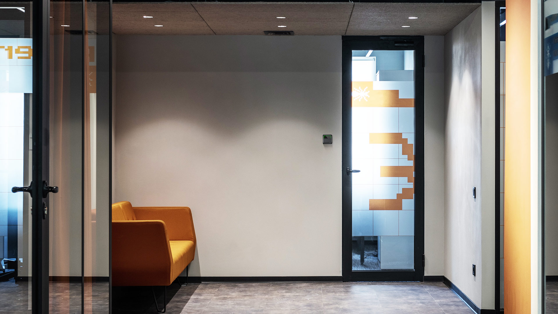 ISA_environment_black-black_zoom_02